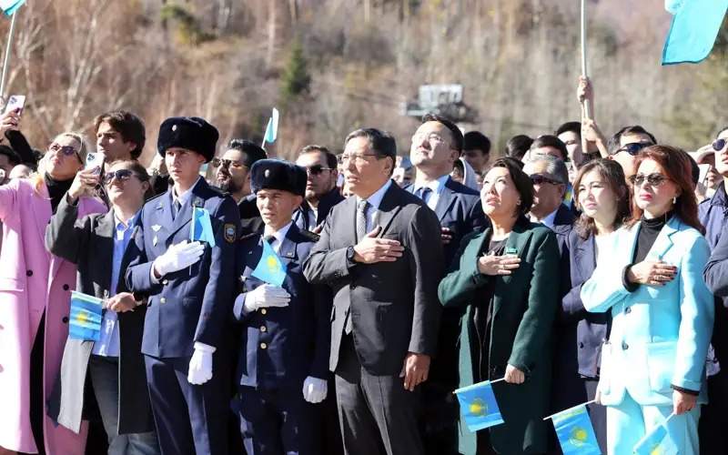 Kazakhstan's Flag raised at Medeu ice rink in Almaty in honor of Republic Day