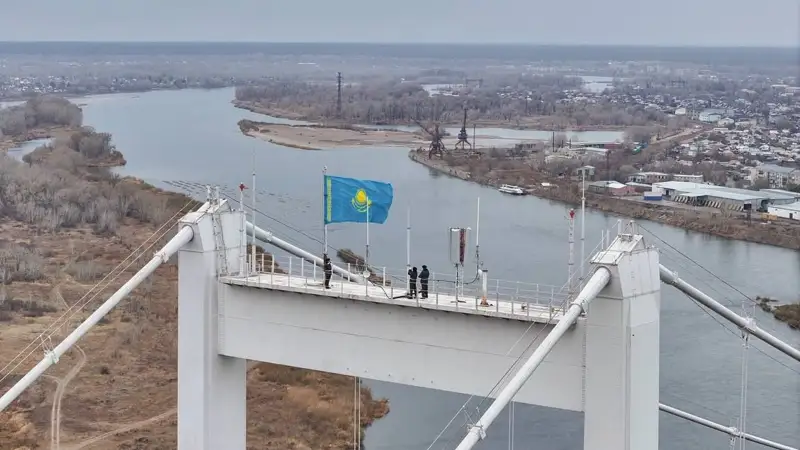 Церемония поднятия Государственного флага прошла в области Абай 