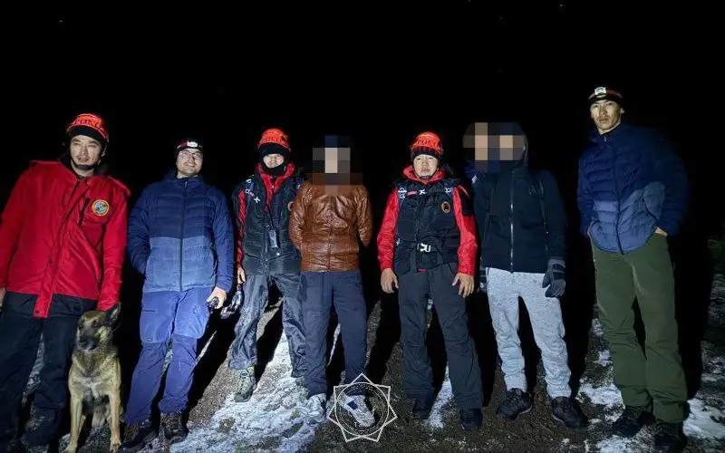 Двое подростков заблудились по пути к пику Фурманова