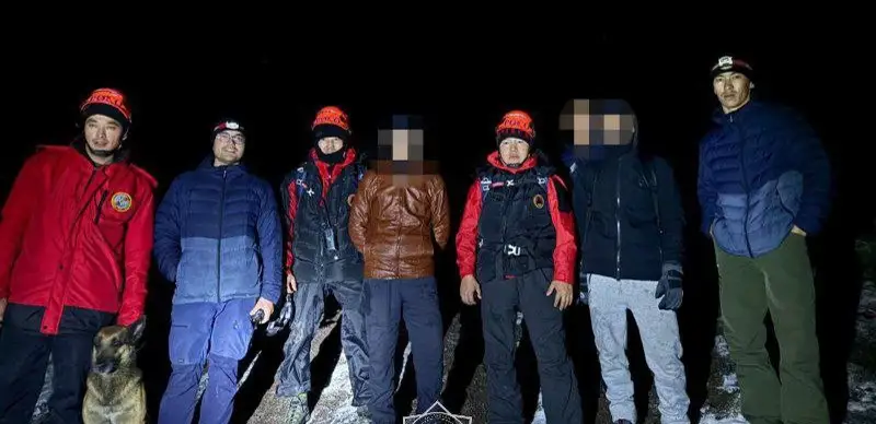 Фурманов шыңында екі жасөспірім турист адасып қалды