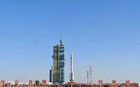 Хитой 30 октябрь куни «Шэньчжоу-19» космик кемасини учиради