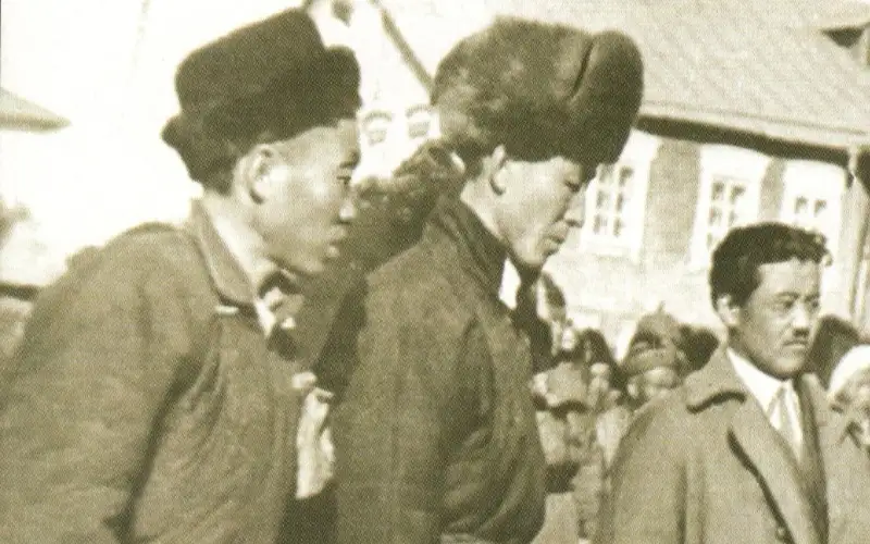 Бір ғасыр бұрынғы жәдігер