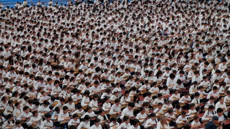 В Астане три тысячи домбристов единожды установили рекорд