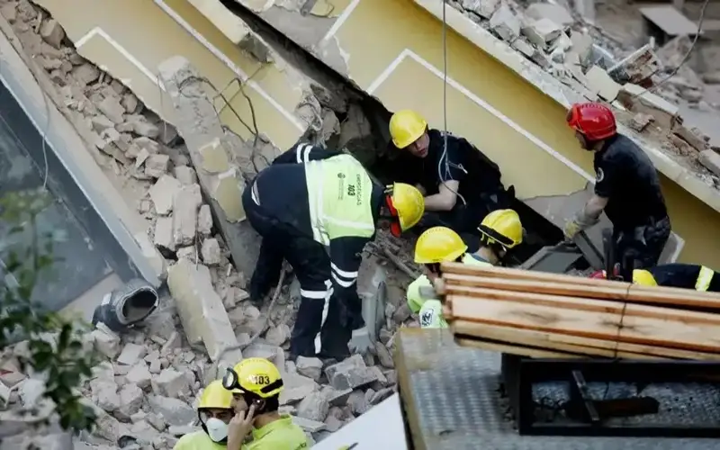 10-story building collapses in Argentina, at least 1 killed