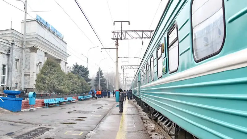 ЖД вокзал Алматы ТЖ вокзалы поезд вагон