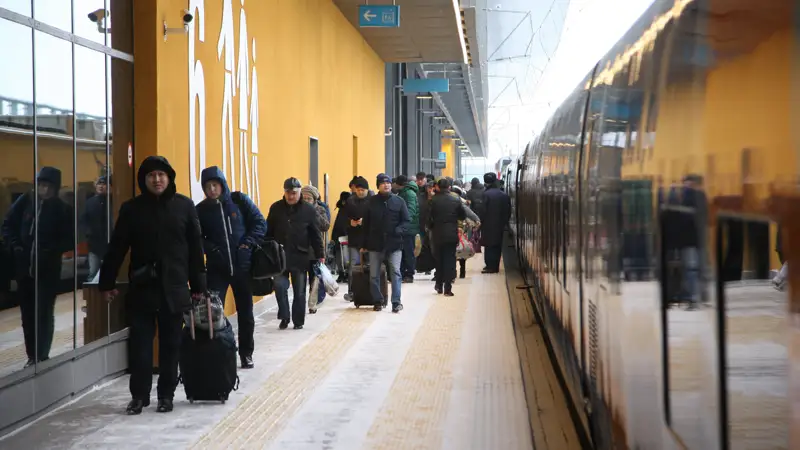 ЖД возкал Астана ТЖ вокзалы пассажиры жолаушылар