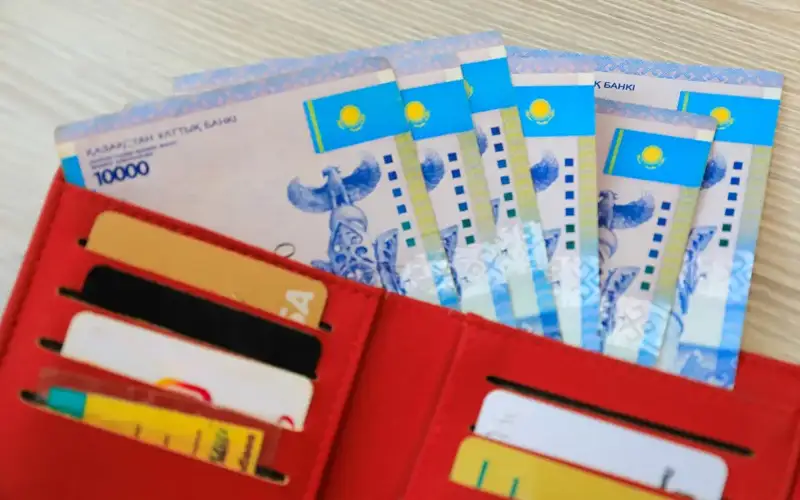 Қозоғистонда ишчиларнинг маоши қанча ошди