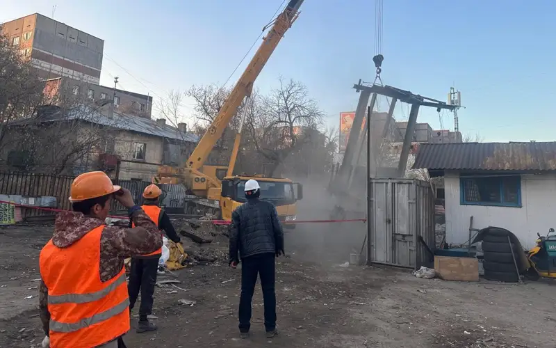 Almaty úı buzý