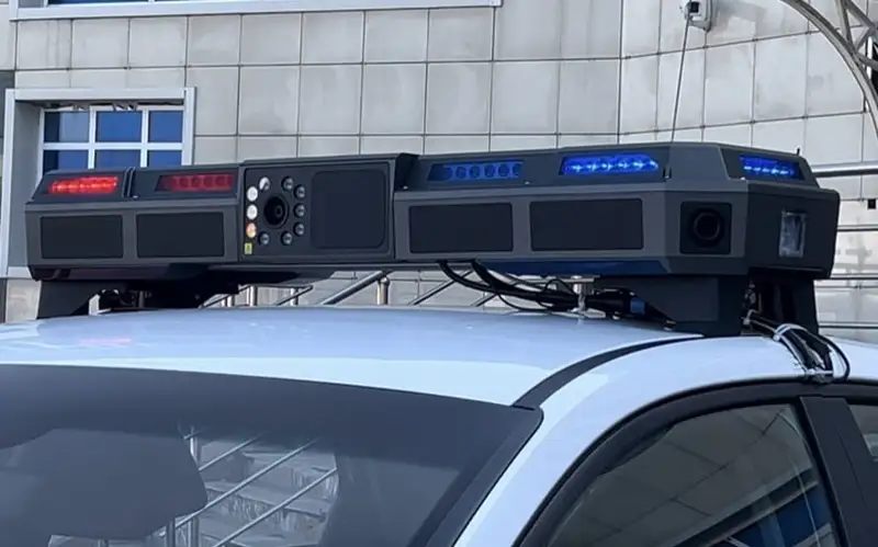 Арнайы құрылғы орнатылған полиция көлігі