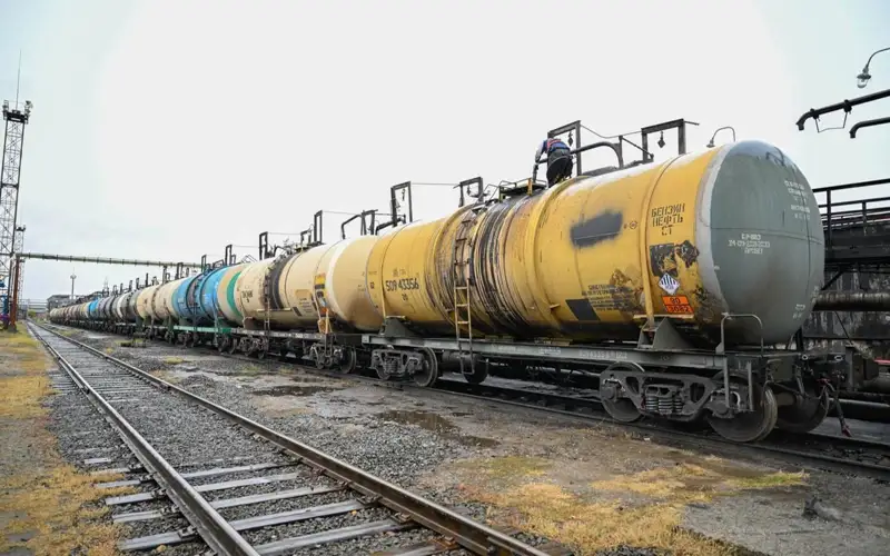 ҚМГ басшысы Атырау мұнай өңдеу зауытын тексерді