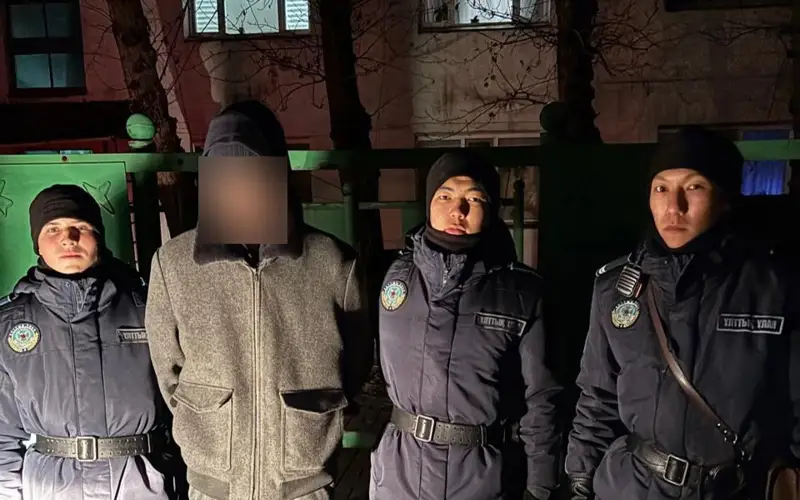 Двух мужчин с наркотиками задержали в Астане