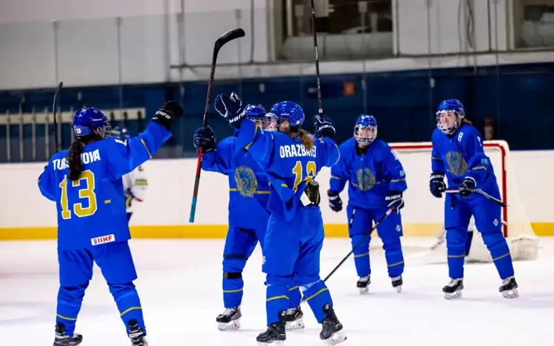 Team Kazakhstan grabs bronze at IIHF Ice Hockey Women's Asia Championship in China