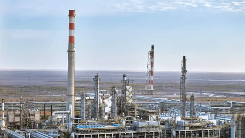 Фото: Атырау мұнай өңдеу зауыты