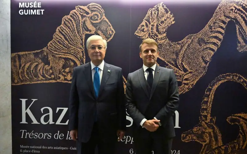 Президенты Казахстана и Франции посетили Музей азиатских искусств Гиме