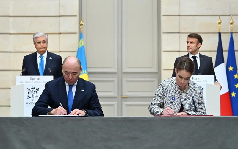 Визит Президента РК во Францию, подписание документов