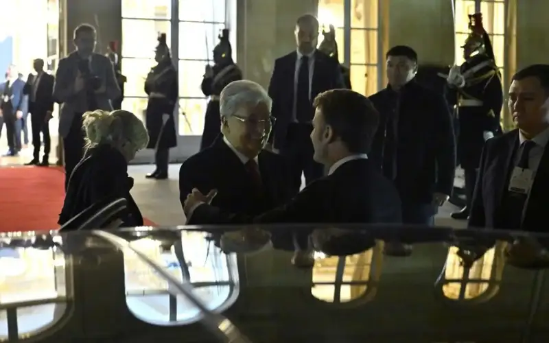 French President hosts reception at Élysée Palace in honor of Kazakh President Kassym-Jomart Tokayev 