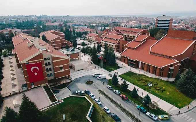 Университет Анадолу 