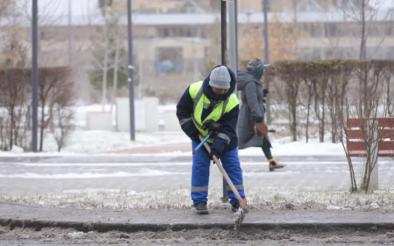 уборка снега, зима, кыс, қар тазалау