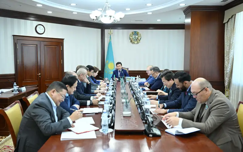 Бюро отырысы
