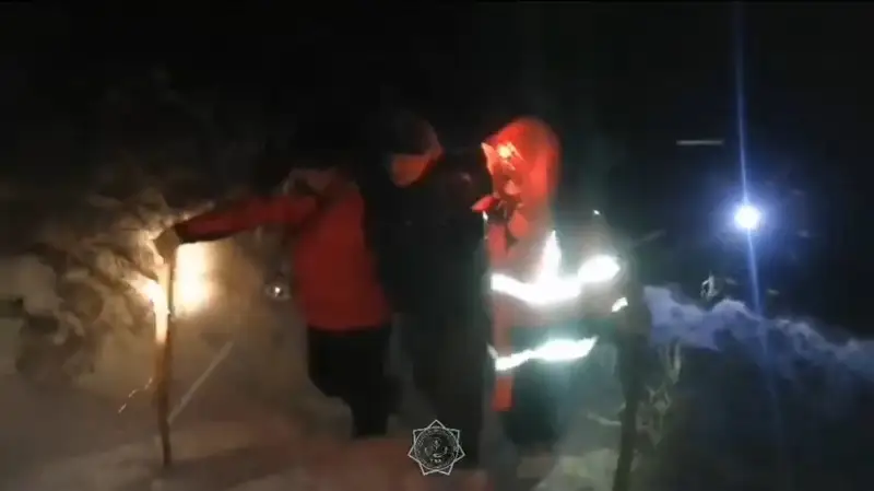 заблудившегося в метель пенсионера нашли спасатели в ВКО