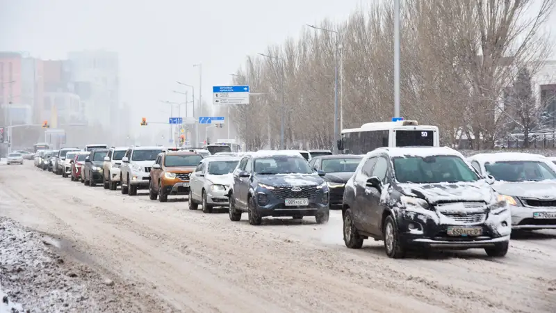 непогода снег дороги автомобили ауа райы қар жолдар көліктер Астана