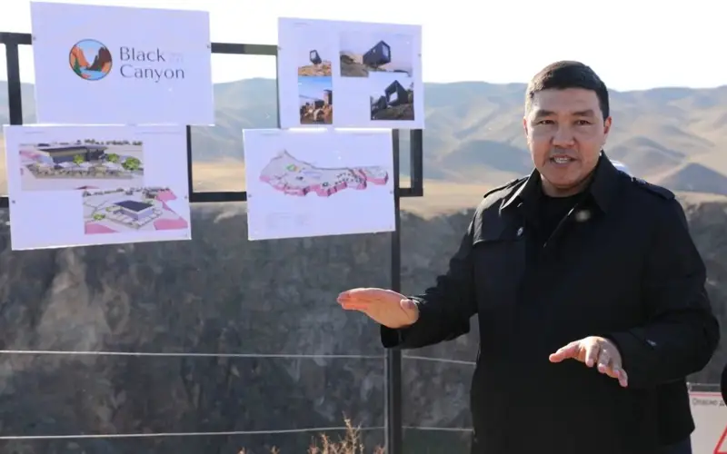 В Чёрном каньоне Алматинской области будет построен подвесной стеклянный мост. Его стоимость оценивается в 1,5 миллиарда тенге, передает корреспондент агентства Kazinform.