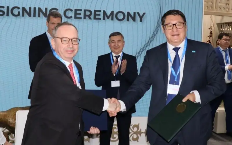 Алмасадам Саткалиев подписал документы на саммите СОР 29