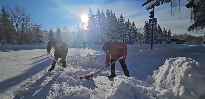 Снегопады вызвали коммунальный коллапс в Риддере