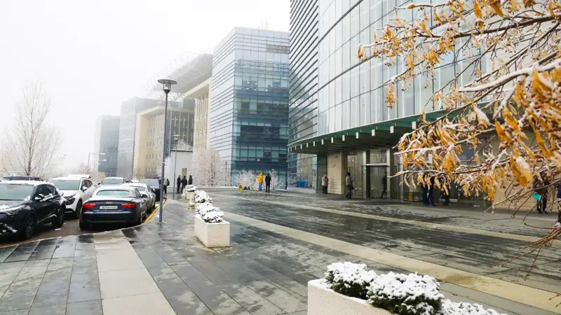 Алматы снег қар туман тұман