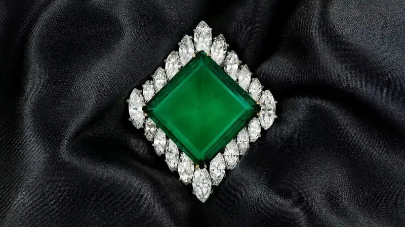 Әлемдегі ең қымбат жасыл тас сатылды