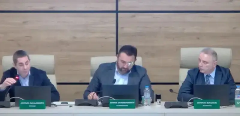 в главу ЦИК плеснули краской 