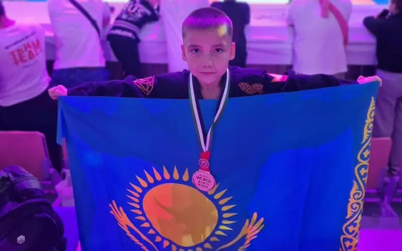 7 жасар Амир Айдарханов әлем чемпионатының алтын жүлдесін иеленді