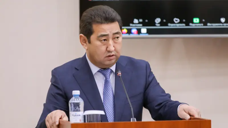 Айдарбек Сапаров