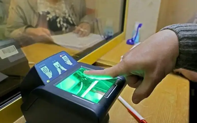 Россияга борадиган қозоғистонликлар биометрик маълумотларни тақдим этади
