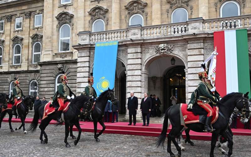 Состоялась официальная церемония встречи Президента Казахстана