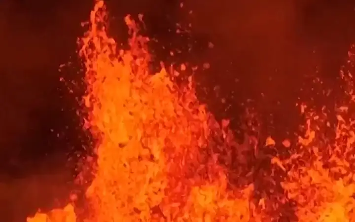 Впечатляющие кадры извержения вулкана в Исландии