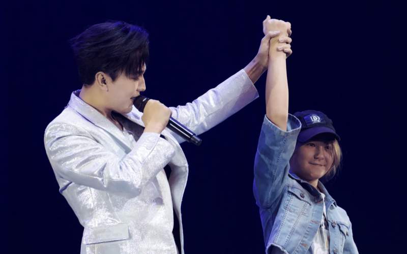 Sold-out in Düsseldorf: Crowd sings along at Dimash's STRANGER Show 