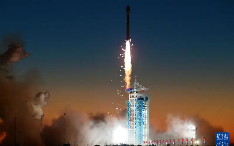 Китай успешно запустил два спутника