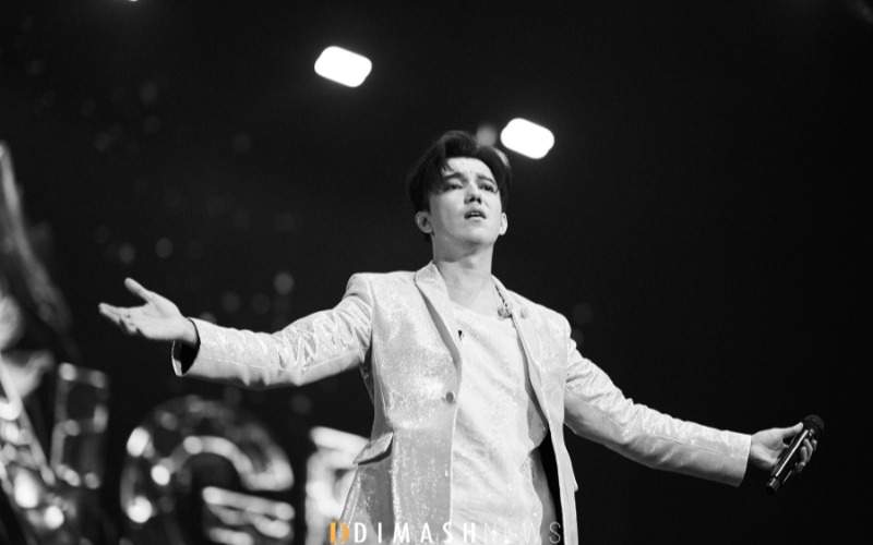 Sold-out in Düsseldorf: Crowd sings along at Dimash's STRANGER Show 