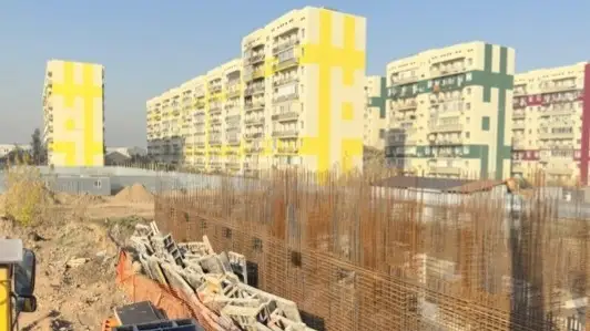 Almatyda tektonıkalyq jaryqta ornalasqan 71 úı buzylady