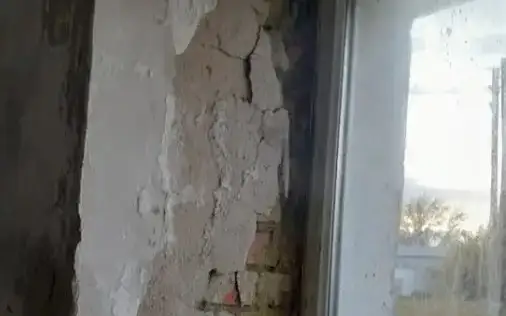 В СКО акимат предоставил одинокой матери квартиру, непригодную для проживания