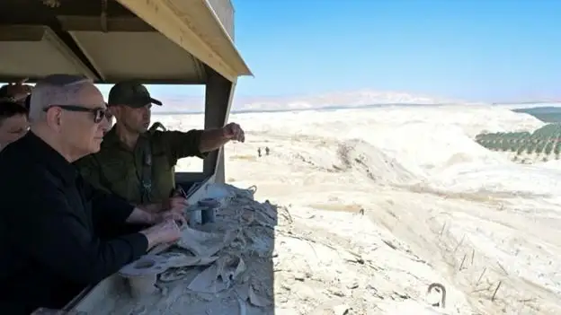 премьер-министр Израиля Б.Нетаньяху посещает Иорданскую долину и осматривает границу с Иорданией, 11 сентября 2024г. 