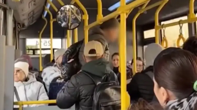 автобустағы жанжал