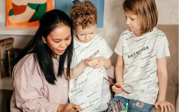 бала күтуші