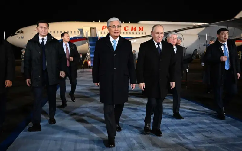 Касым-Жомарт Токаев встретил Президента РФ Владимира Путина