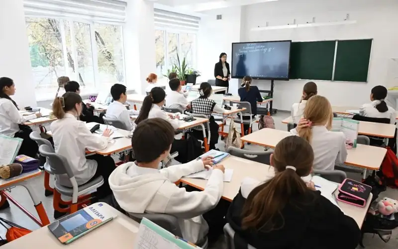 Треть всех обучающихся в школах Казахстана детей получают образование на русском языке — Глава государства