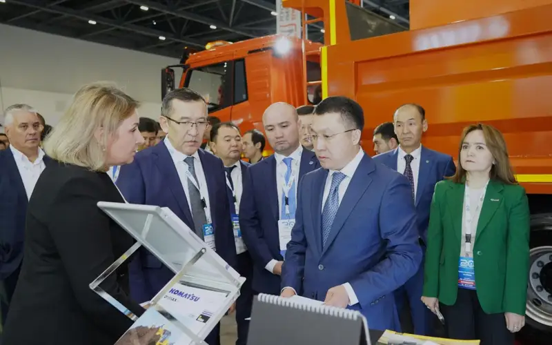 казахстанские ученые представили технологию строительства автодорог из промотходов