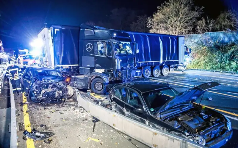 26 человек пострадали в массовом ДТП в Германии