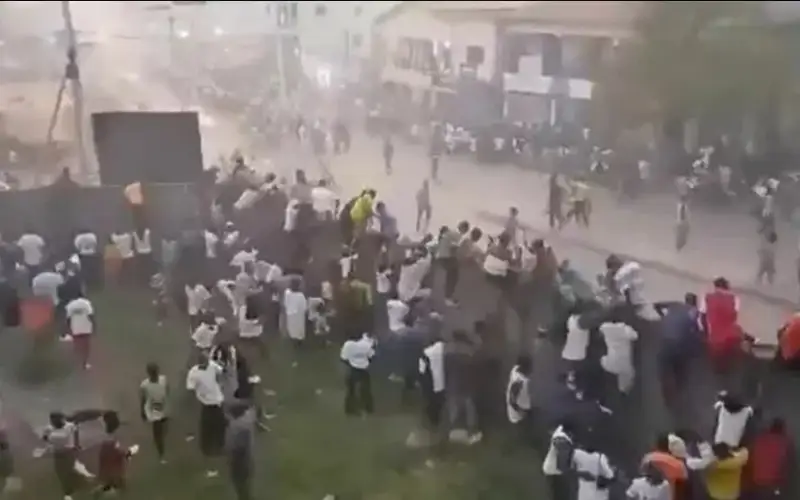 Гвинеяда футбол матчындағы жаппай төбелесте 56 адам көз жұмған