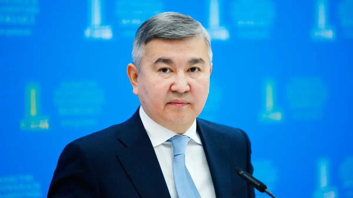 Әдемі президент мүшеге отырғызылады